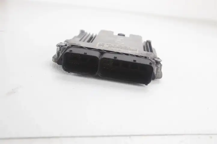 Volkswagen Tiguan (2011 - 2016)  04L907309K Блок управления двигателя