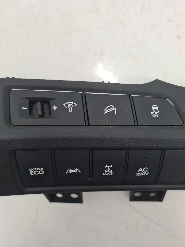 Hyundai Santa Fe (2012 - 2015) 937002W870 Блок кнопок на панели — фото 3