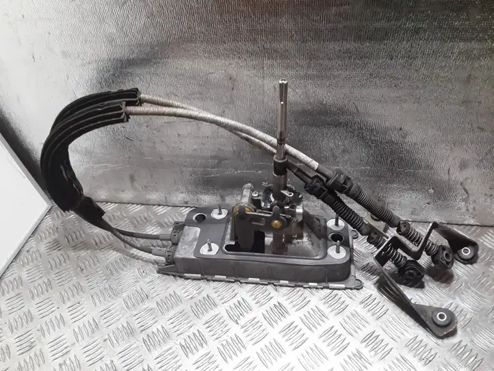 Volkswagen Touran I (2003 - 2010)  1K0711061A Механизм переключения передач (кулиса) (в салоне)