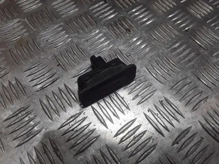 Renault Scenic II - Grand scenic II (2003 - 2006) 8200078258 Кнопка закрытия крышки багажника — фото 1