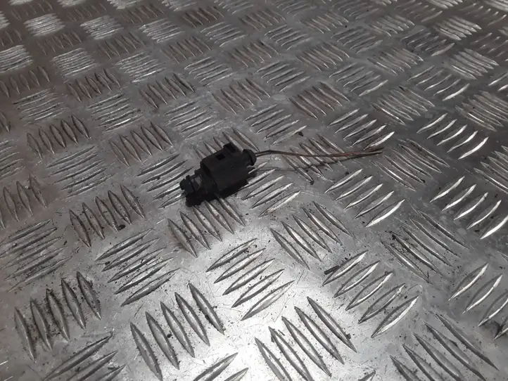 Volkswagen PASSAT B5.5 (2001 - 2005)  1J0973702 Датчик наружной температуры