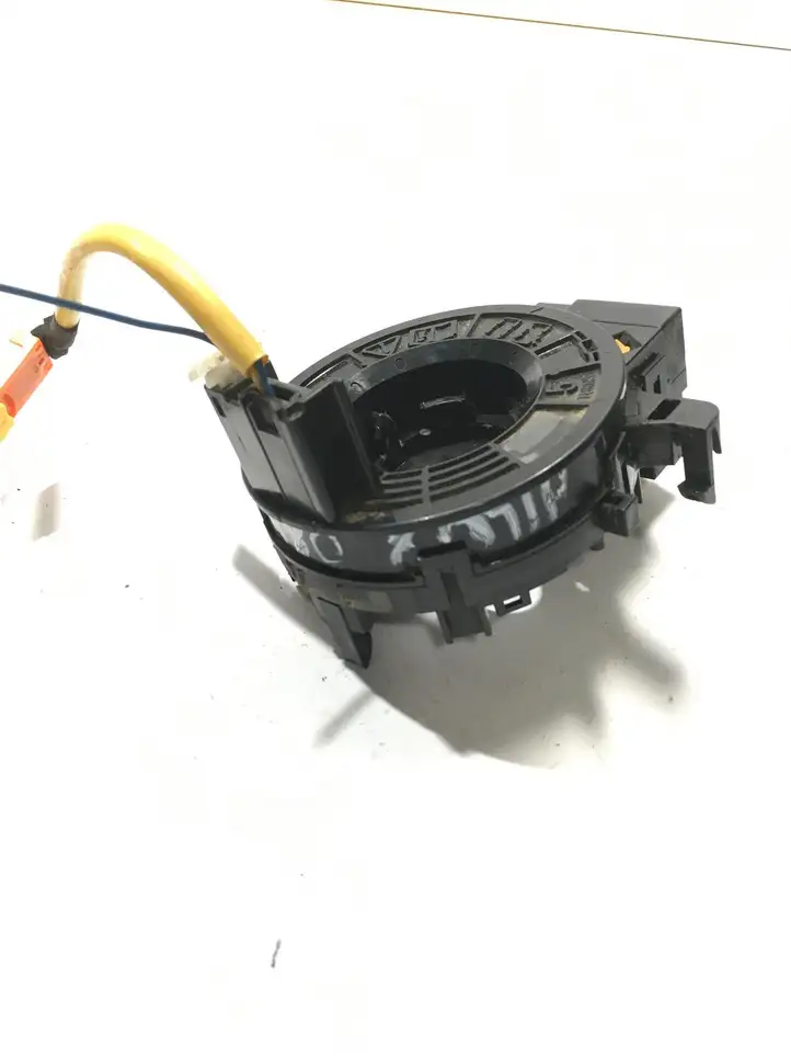 Toyota Hilux (AN10, AN20, AN30) (2004 - 2008) Контактное кольцо SRS — фото 2