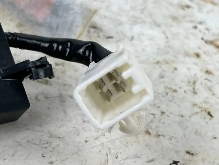 Toyota Mirai (2015 - 2020) 5591062010 Кнопка обогрева рулевого колеса — фото 2