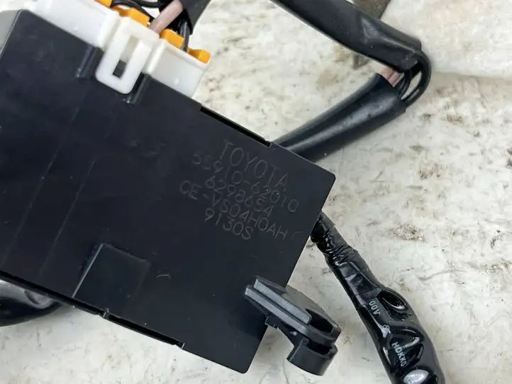 Toyota Mirai (2015 - 2020) 5591062010 Кнопка обогрева рулевого колеса — фото 5