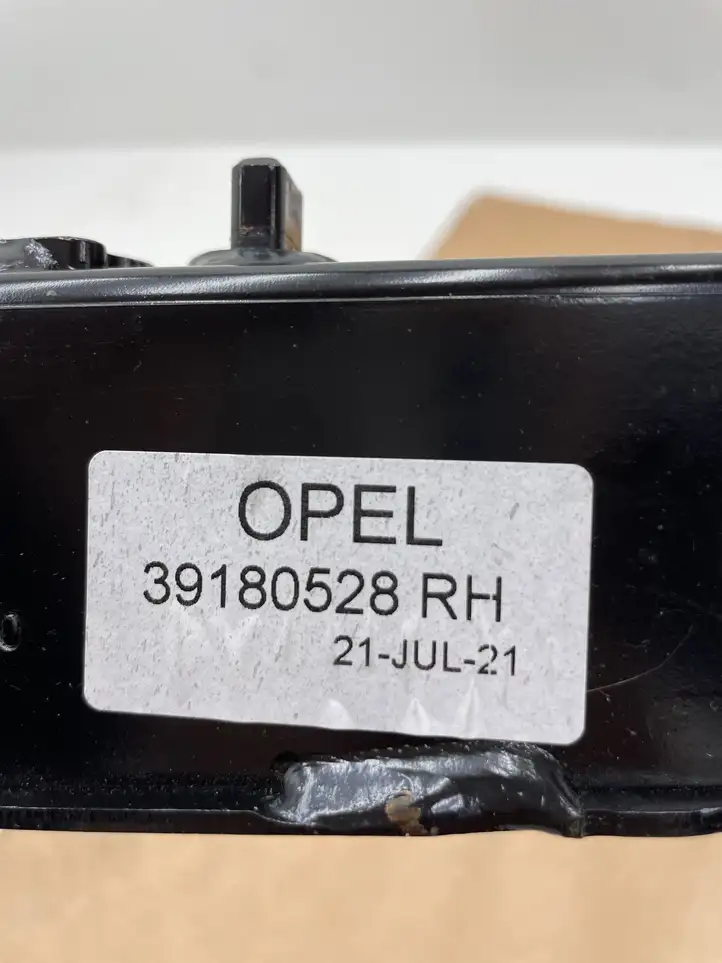 Opel Crossland X (2020 - ) 39180528 Салазки переднего сиденья водителя — фото 5
