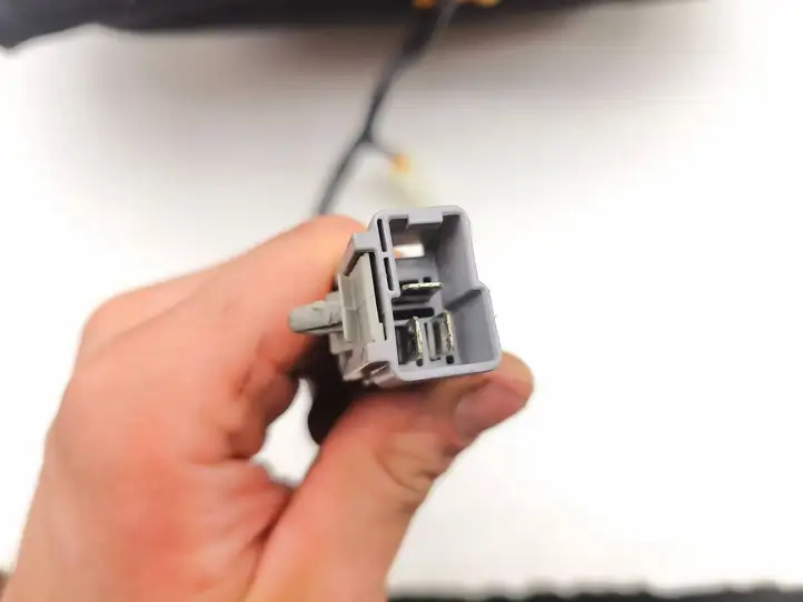 Nissan 350Z (2001 - 2009)   Нижняя часть сиденья водителя