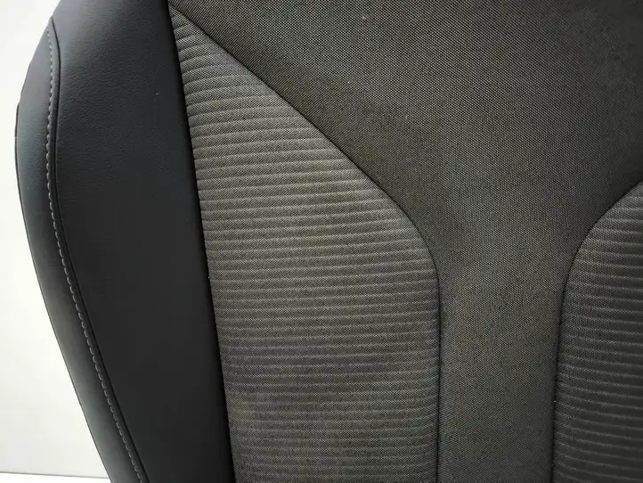 Skoda Enyaq iV (2020 - )    Нижняя часть сиденья переднего пассажира