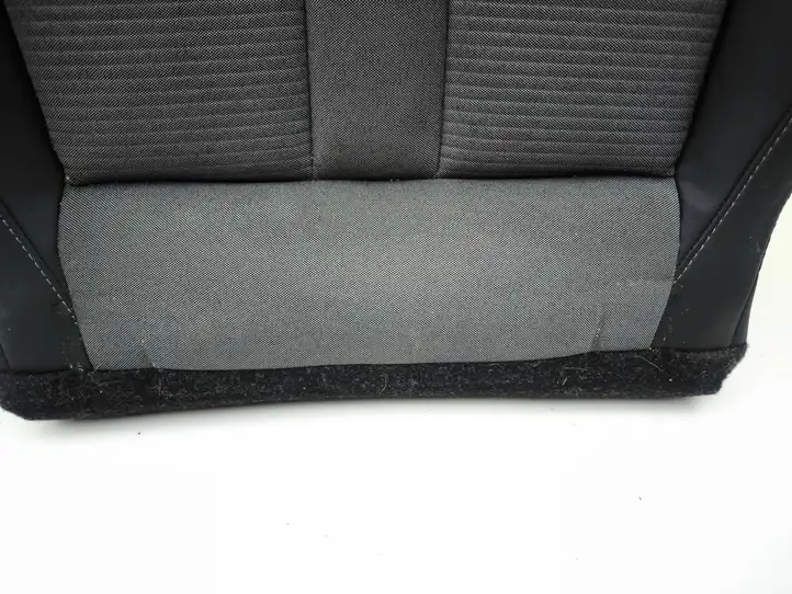 Skoda Enyaq iV (2020 - )    Нижняя часть сиденья переднего пассажира