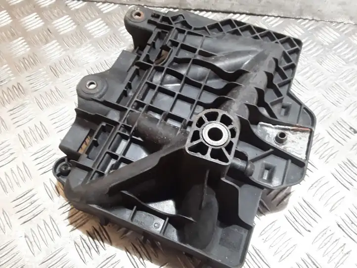 Seat Ibiza III (6L) (2002 - 2008) 6Q0915331 Площадка аккумулятора — фото 2
