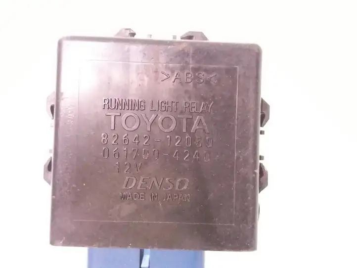 Toyota Previa (XR30, XR40) II (2000 - 2006) 8264242050 Реле дневных фонарей — фото 2