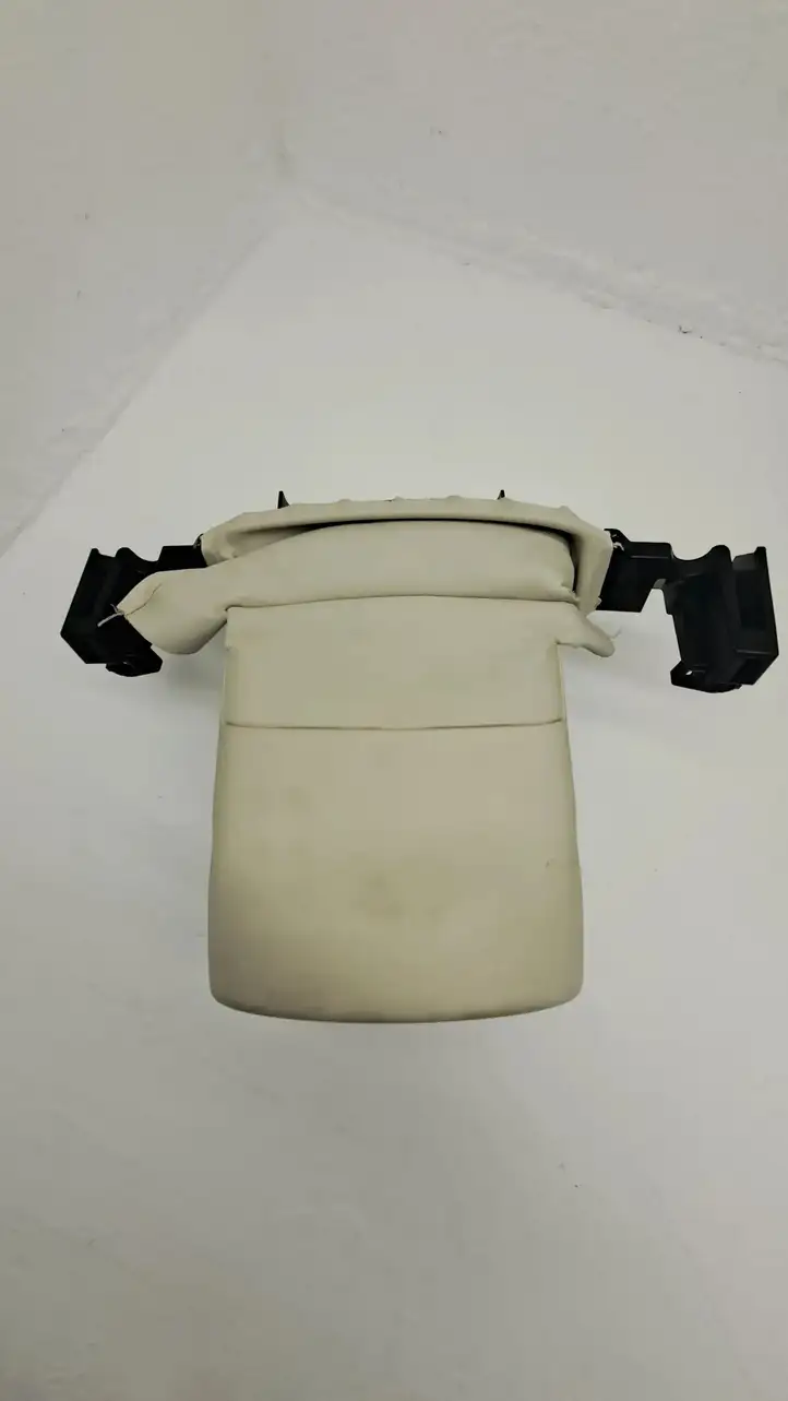 Bentley Continental (2017 - )   Отделка рулевой колонки