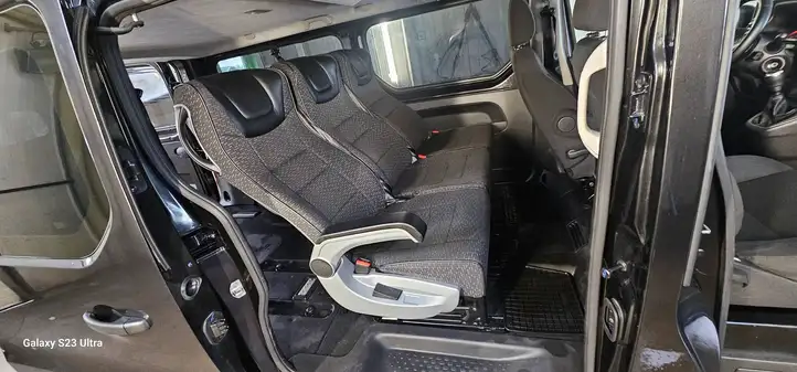 Renault Trafic III (X82) (2014 - ) Второй ряд сидений — фото 3