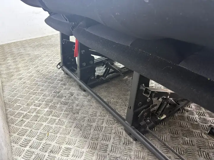 Opel Vivaro (2014 - 2018)   Третьи ряд