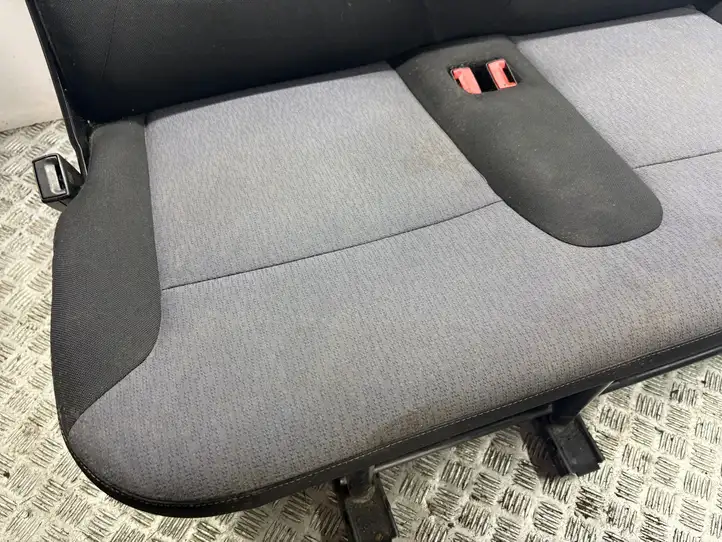 Opel Vivaro (2014 - 2018)   Третьи ряд