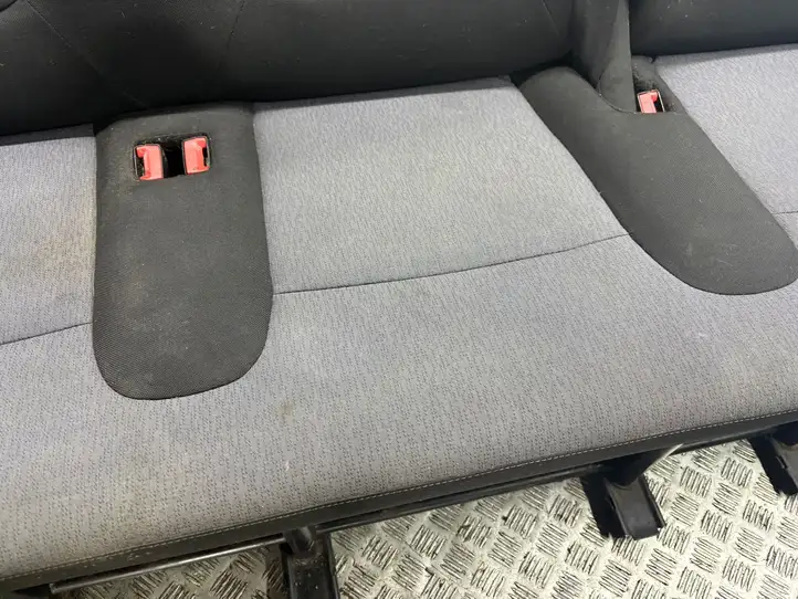 Opel Vivaro (2014 - 2018)   Третьи ряд