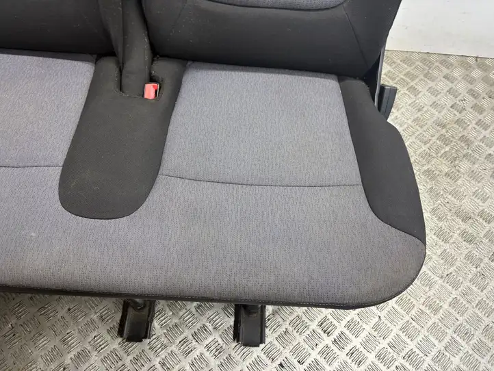 Opel Vivaro (2014 - 2018)   Третьи ряд