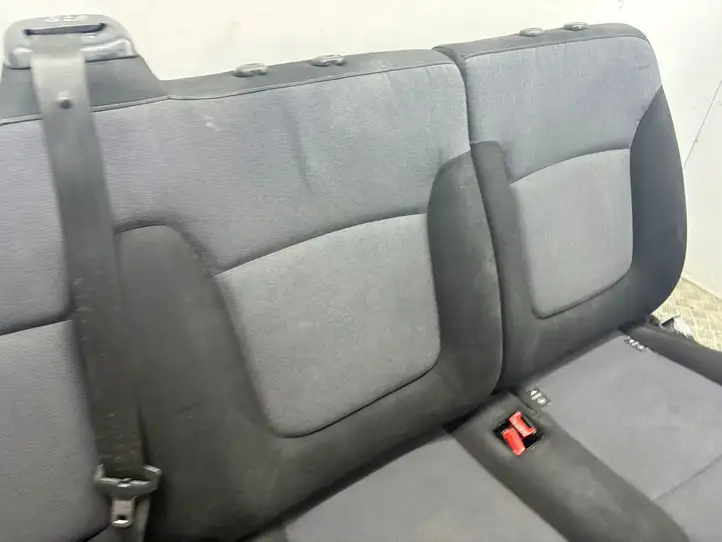 Opel Vivaro (2014 - 2018) Второй ряд сидений — фото 6