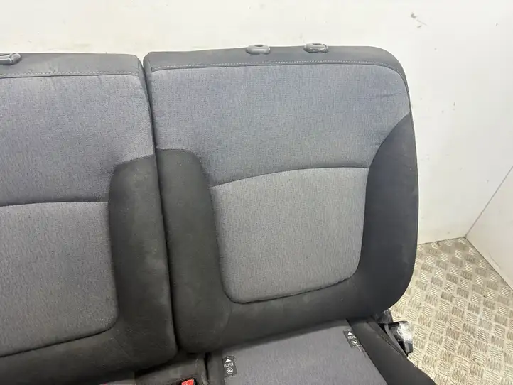 Opel Vivaro (2014 - 2018) Второй ряд сидений — фото 8