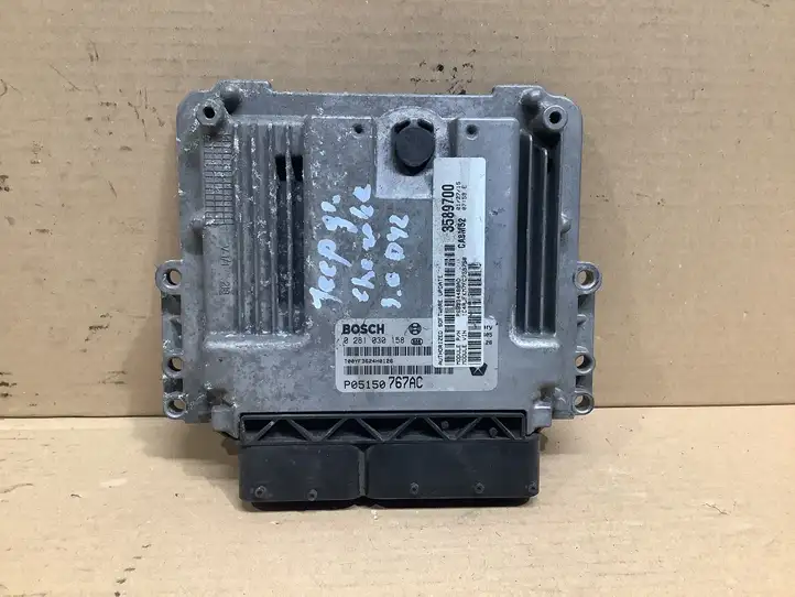 Jeep Grand Cherokee (2010 - 2021)  P05150767AC Блок управления двигателя