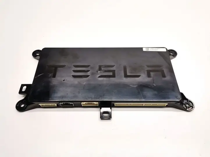 Tesla Model X (2015 - 2021) 1043900-10-D Блок управления дверью — фото 1