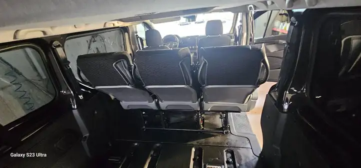 Opel Vivaro (2014 - 2018) Второй ряд сидений — фото 3