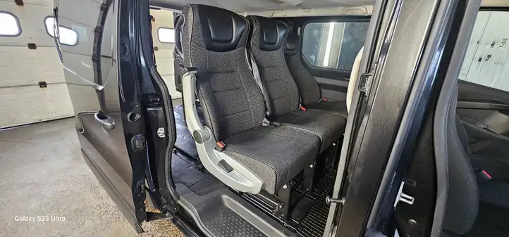 Opel Vivaro (2014 - 2018) Второй ряд сидений — фото 16