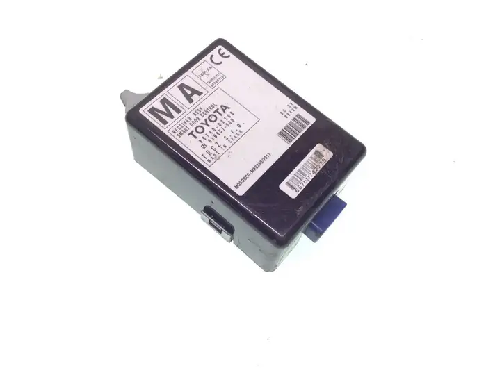 Toyota Auris E180 (2012 - 2018)  8974002100 Блок управления дверью