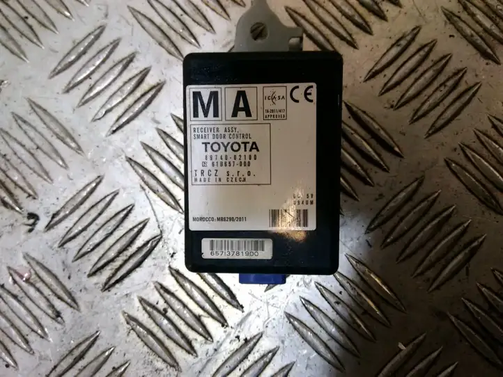 Toyota Auris E180 (2012 - 2018) 8974002100 Блок управления дверью — фото 1