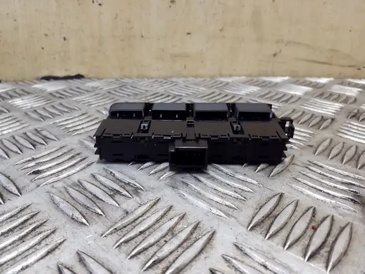 Volkswagen PASSAT B8 (2015 - )  3G0927137T Включатель системы стабильности (ESP)