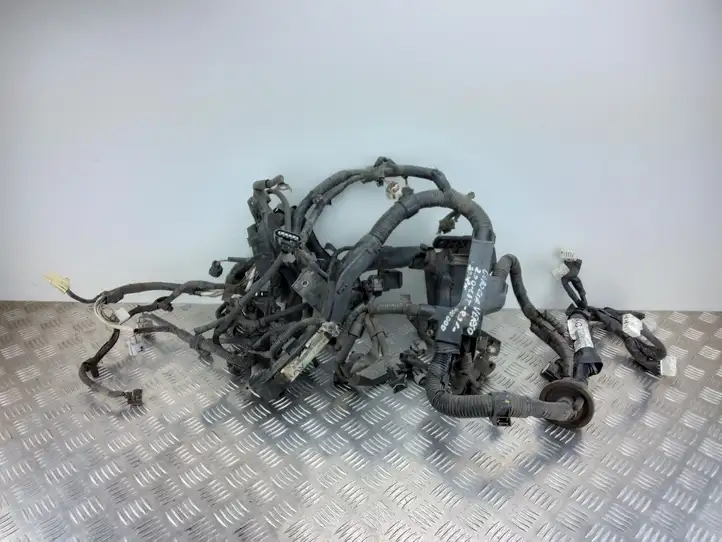 Toyota Corolla Verso AR10 (2004 - 2009) 821210F131 Проводка двигателя — фото 1