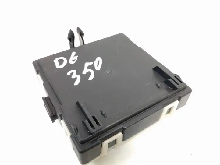 Mercedes-Benz EQC (2018 - )  A1679004811 Блок управления дверью