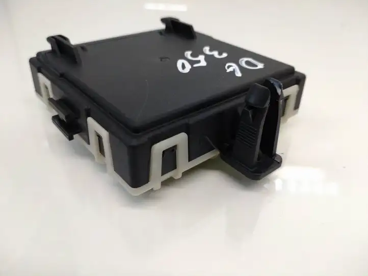 Mercedes-Benz EQC (2018 - )  A1679004811 Блок управления дверью