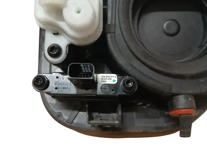 Cupra Leon (2022 - )  5FA809363 Крышка гнезда для зарядки электромобиля