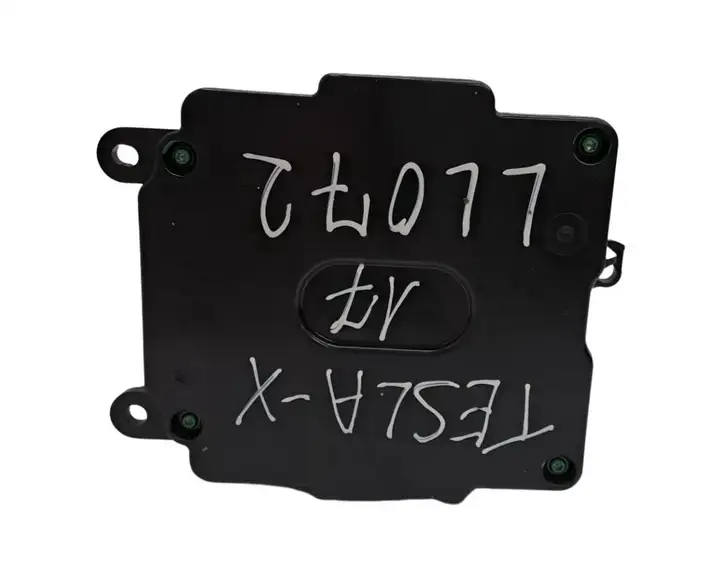 Tesla Model X (2015 - 2021)  106205610B Блок управления дверью