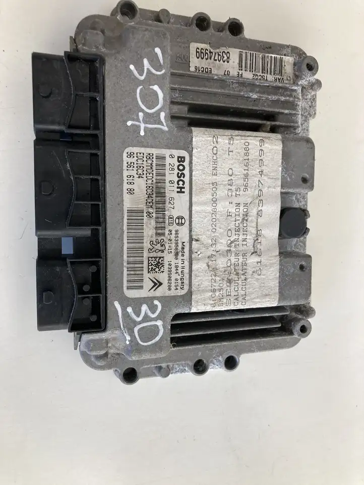 Peugeot 307 (2001 - 2005)  9656161880 Блок управления двигателя