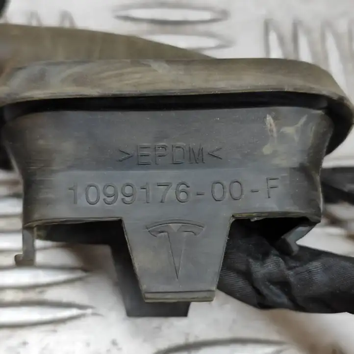 Tesla Model 3 (2017 - 2023) 206878902B Жгут проводов крышки багажника — фото 4