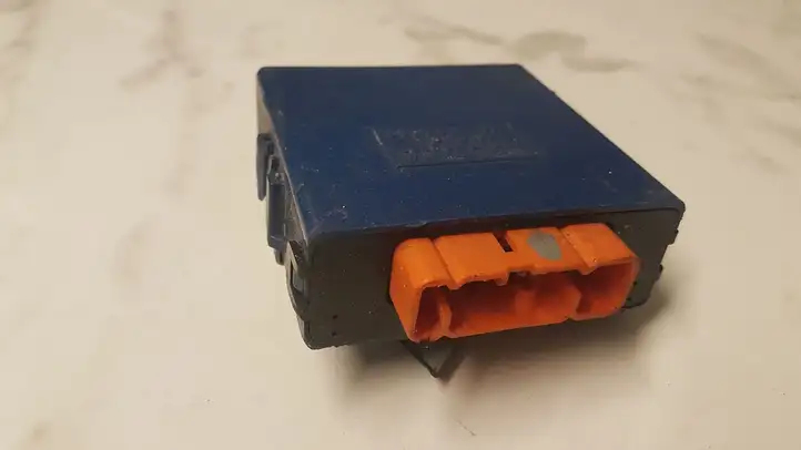 Toyota Celica T230 (1999 - 2006)  8598020370 Другие блоки управления / модули