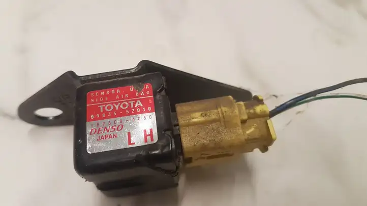 Toyota Yaris (1999 - 2003) 8983552010 Датчик удара SRS — фото 1