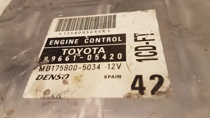 Toyota Avensis T220 (2000 - 2003) 8966105420 Блок управления двигателем (ЭБУ) — фото 2