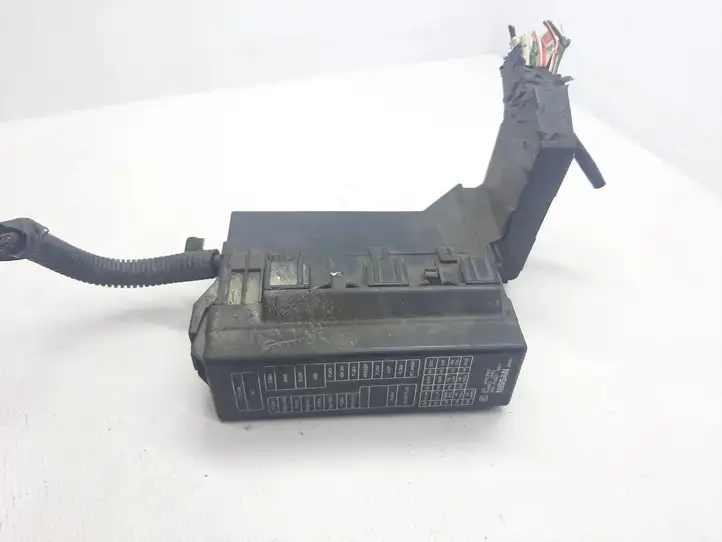 Nissan Almera Tino (2000 - 2003) 71543266 Блок монтирования реле — фото 3
