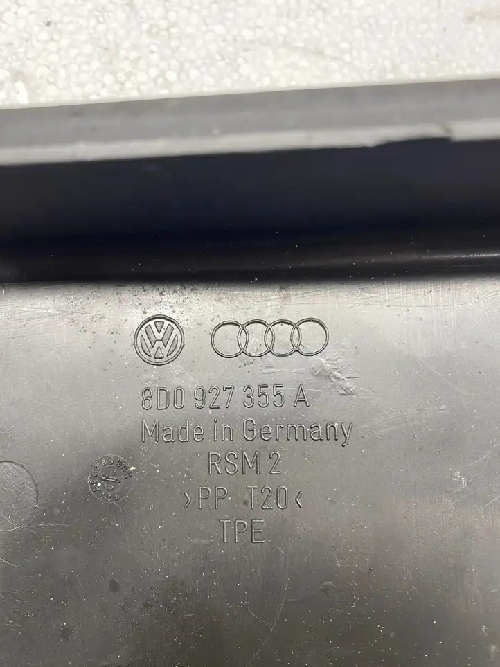 Volkswagen PASSAT B5.5 (2001 - 2005) 8D0927355A Крышка ящика предохранителей — фото 4