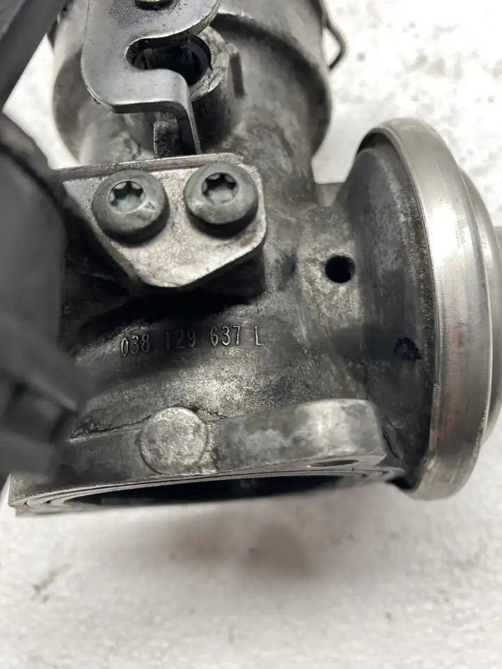 Volkswagen PASSAT B5.5 (2001 - 2005) 038129637L Клапан EGR — фото 6