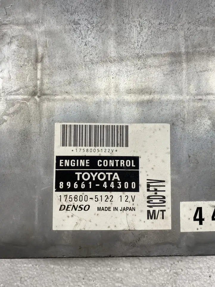 Toyota Avensis Verso (2004 - 2009) 8966144300 Блок управления двигателем (ЭБУ) — фото 2