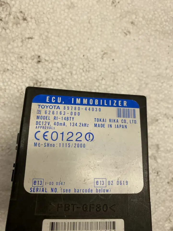 Toyota Avensis Verso (2004 - 2009) 8978044030 Блок иммобилайзера — фото 2