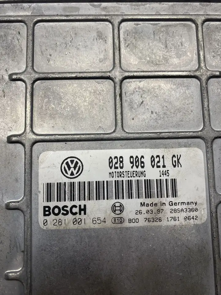 Volkswagen PASSAT B5 (1997 - 2000) 028906021 Блок управления двигателем (ЭБУ) — фото 1