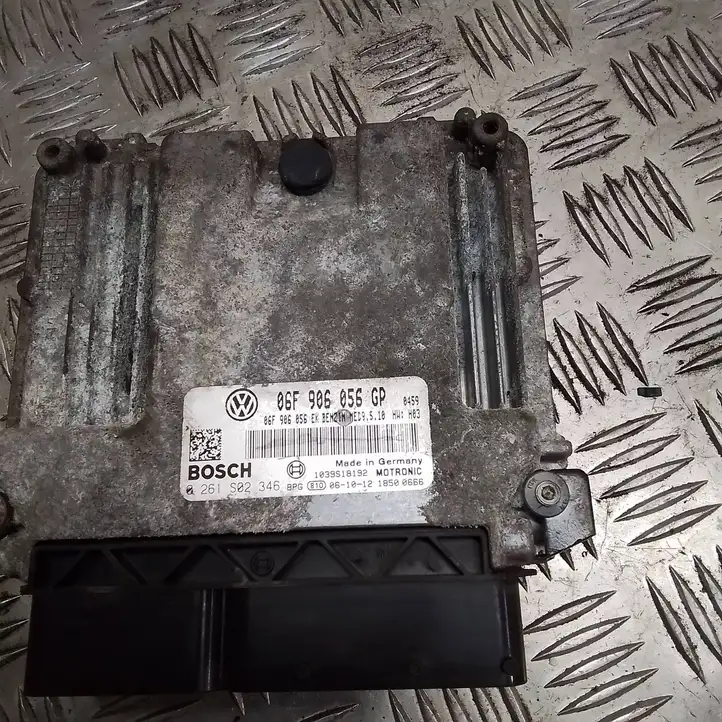 Volkswagen PASSAT B6 (2005 - 2010)  06F906056EK Блок управления двигателя