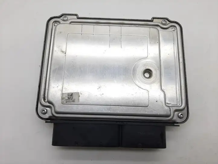 Volkswagen Golf V (2003 - 2009)  03G906021FD Блок управления двигателя