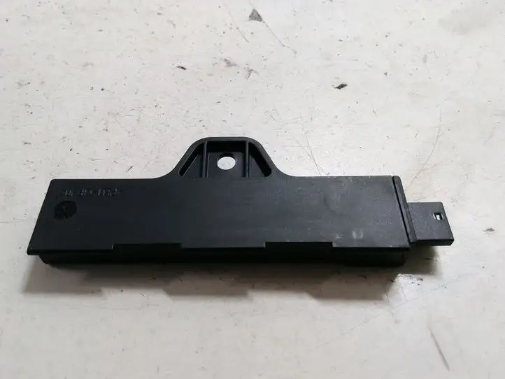 BMW 1 F20 F21 (2011 - 2019) 922083202 Усилитель антенны — фото 3