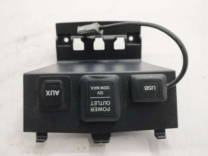 83407TN1E51 Honda Civic IX USB jungtis