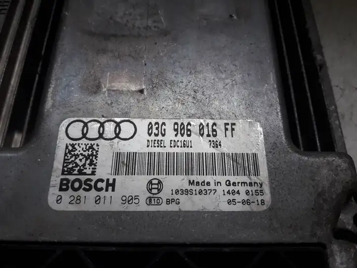 Audi A3/S3 8P (2004 - 2008)  0281011905 Блок управления двигателя
